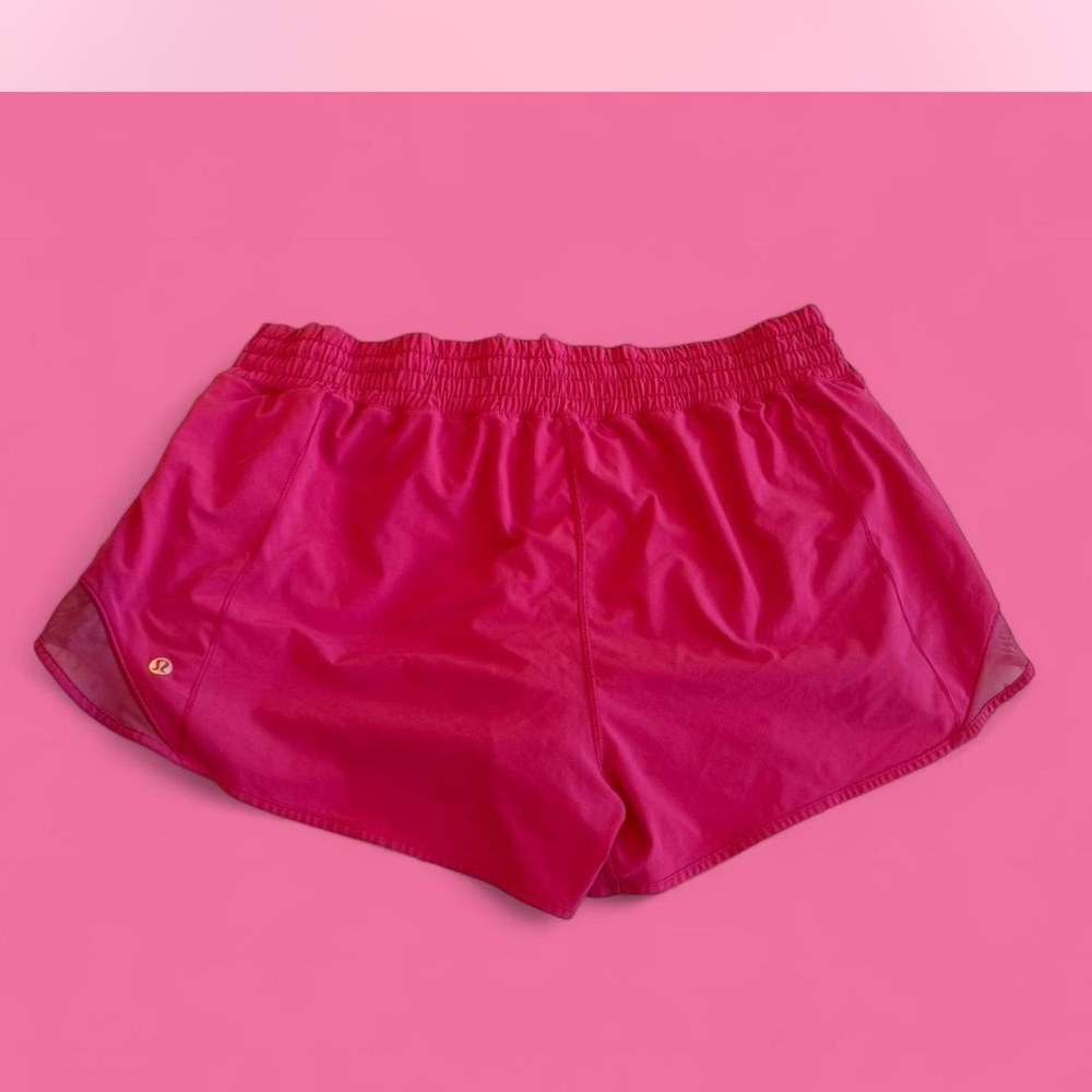 Lululemon Hotty Hot
High-Rise Short 2.5" - Picture 2 of 4
